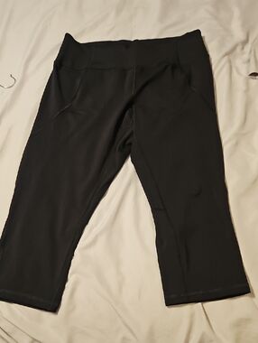Livi Active Lane Bryant Capri Pants